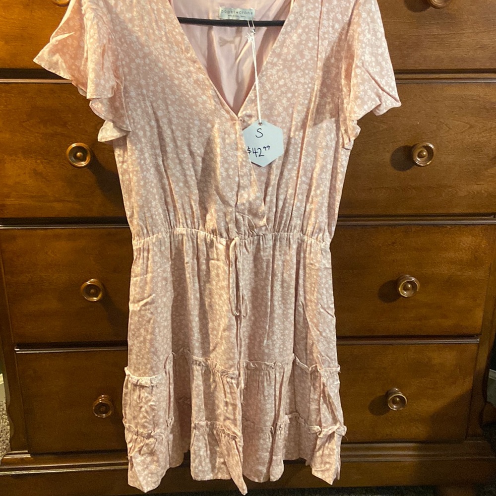 Pink floral v neck mini dress new with tags